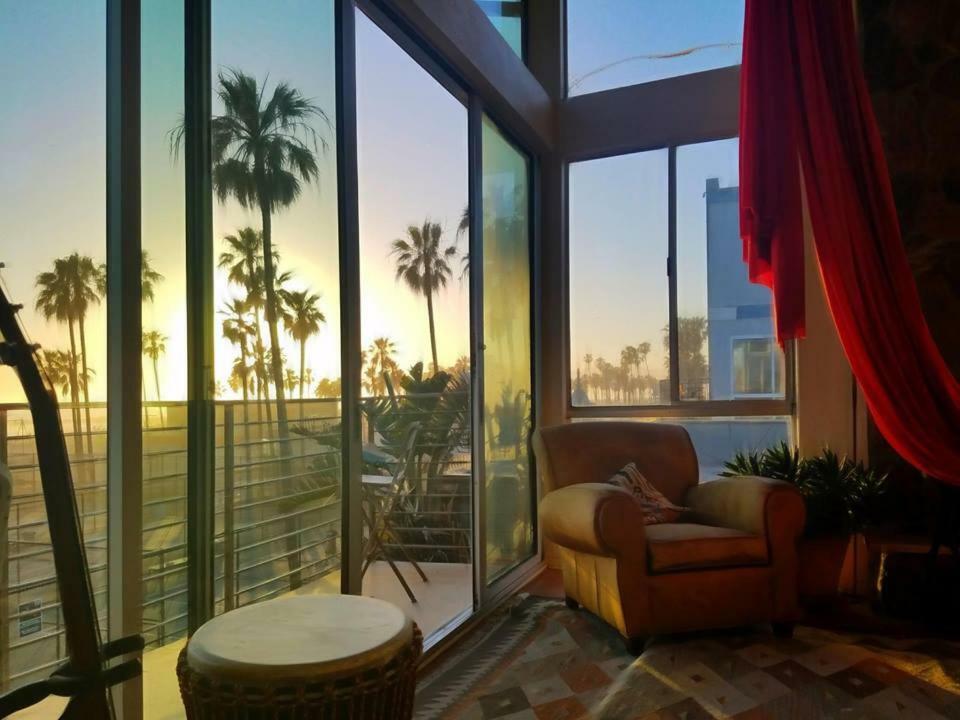 Ocean Front Vortex Female Hostel Private Rooms Free Bikes لوس أنجلوس المظهر الخارجي الصورة